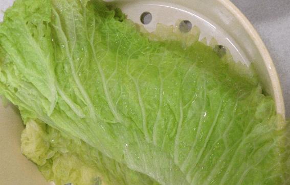 如何洗圆白菜才能让它干净无害（学会这些技巧）