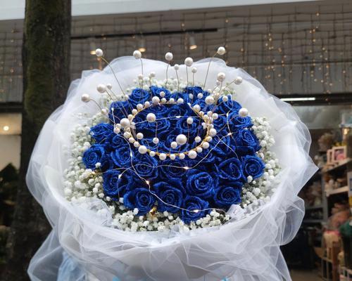 蓝色妖姬玫瑰花代表什么意思？如何正确解读其花语含义？