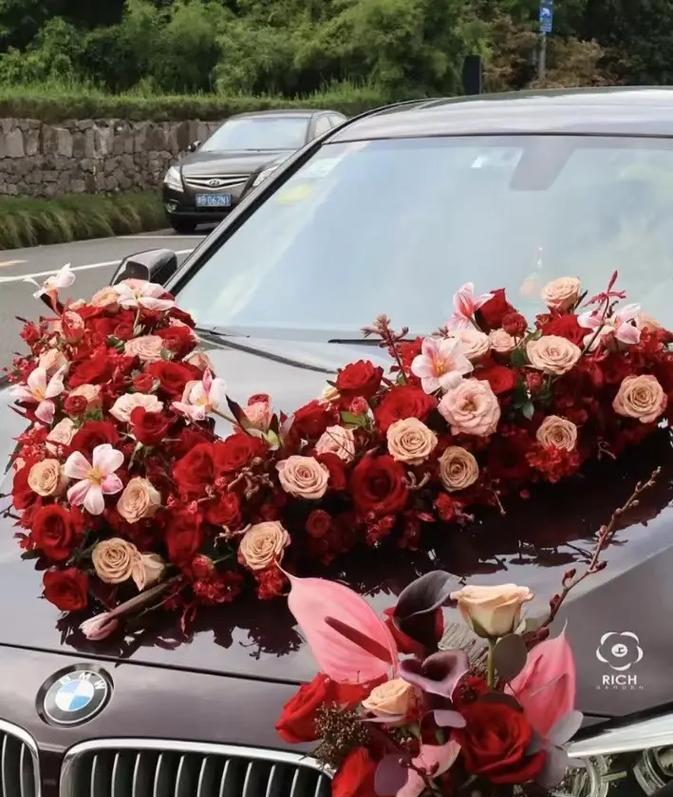 送玫瑰花的含义是什么？搭车时送花有何特殊意义？