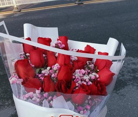 浅红色玫瑰花19朵的花语是什么？19朵玫瑰的特殊含义是什么？