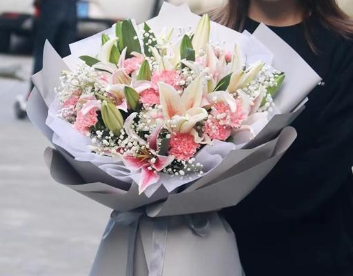 情人节送什么百合最好？情人节送百合的寓意是什么？