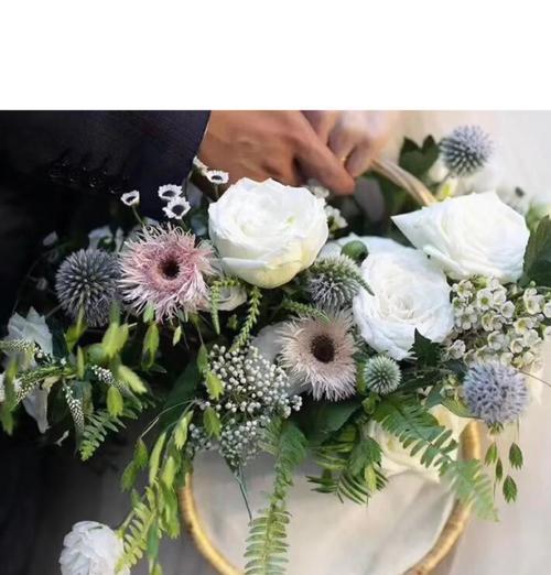 银色的手捧花寓意什么？银色手捧花在婚礼中的意义是什么？