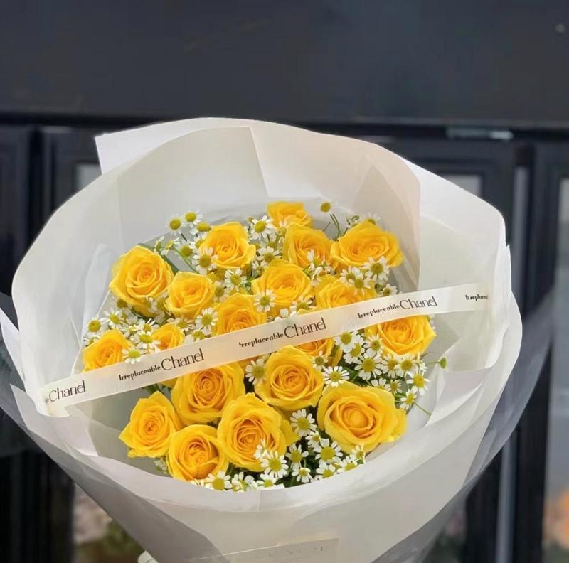 11朵黄玫瑰的花语含义是什么？