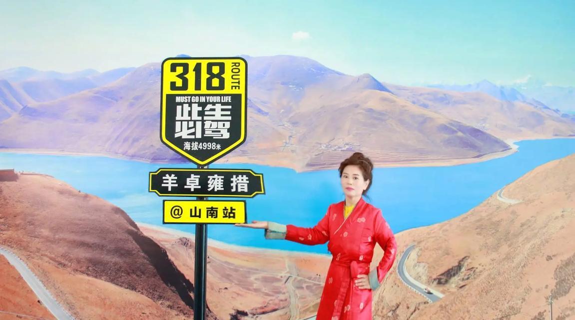 在拉萨，哪种花象征着平安？平安花在藏族文化中扮演什么角色？