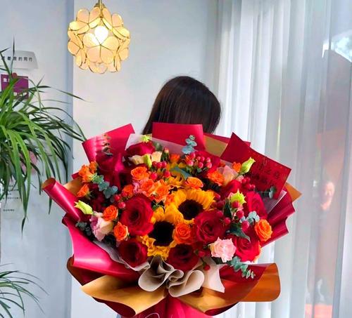 不同颜色的花分别代表什么意义？送花时应如何搭配？
