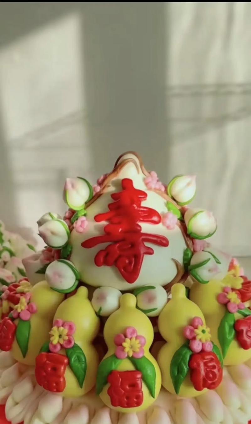 老人做寿蒸花馍的寓意是什么？它象征着什么？