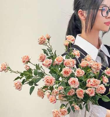 三支不同色玫瑰花各自代表什么寓意？