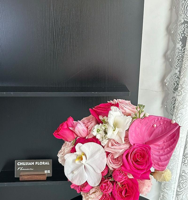 订婚手捧花语是什么？如何选择寓意美好的手捧花？
