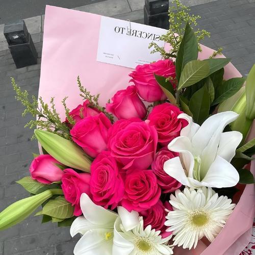 丝巾上的花送给长辈有何寓意？它的含义是什么？