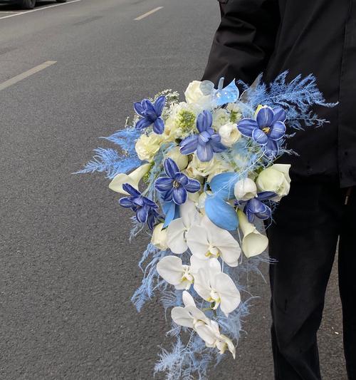婚礼上抢手捧花有何意义？传统中手捧花的寓意是什么？