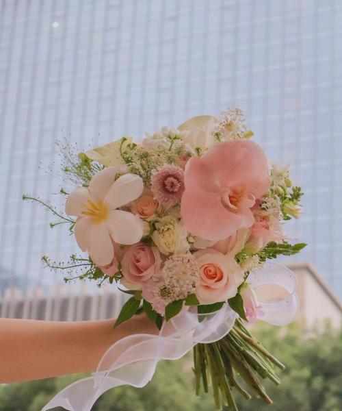 婚礼手捧花的意义是什么？手捧花在婚礼中的作用有哪些？