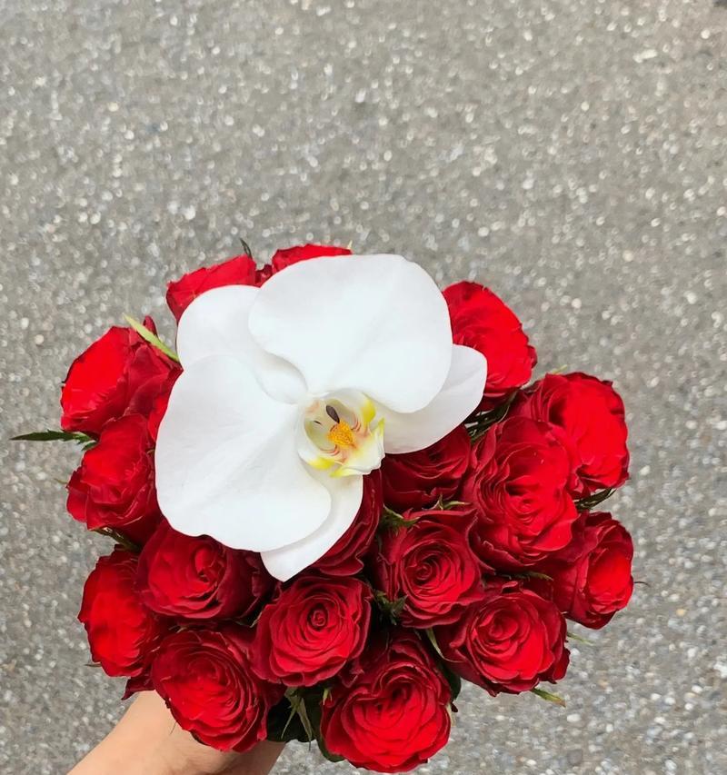 黄色与红色手捧花有何寓意？手捧花颜色选择的含义是什么？