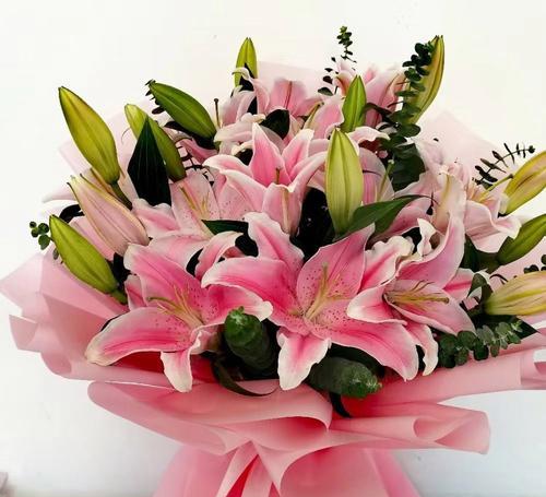 什么花象征着幸福的到来？这些花的寓意是什么？