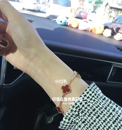 白色无花手链的寓意是什么？它象征着什么？