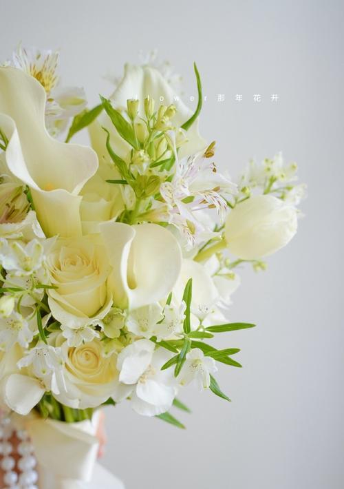 白色花艺代表什么意义？白色花艺的象征含义是什么？