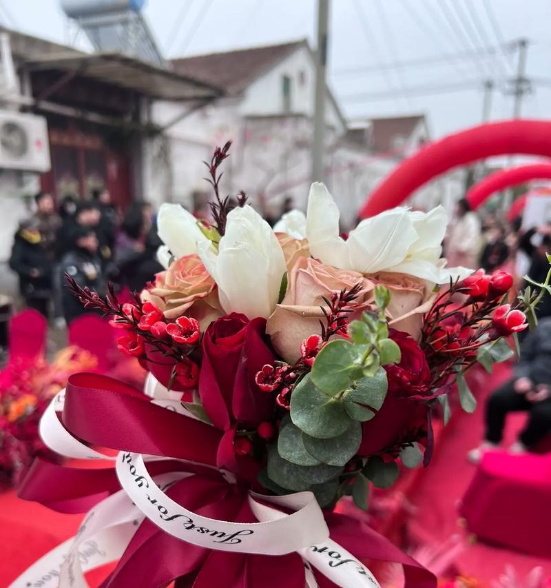 情侣间手捧花的意义是什么？