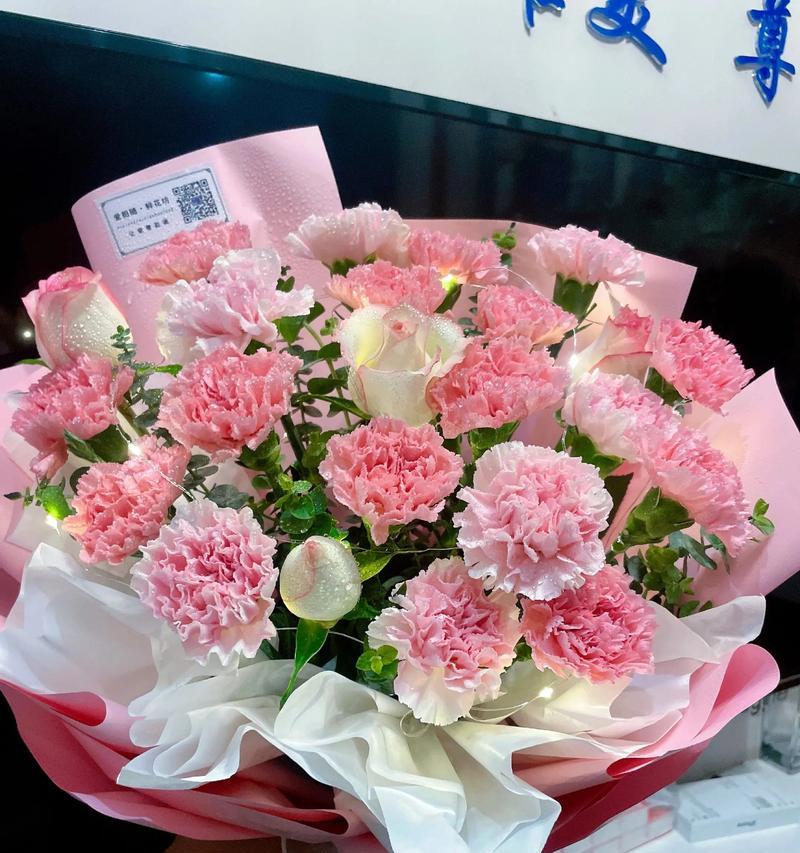 白色康乃馨花语与寓意的深意（探寻康乃馨花语中的纯洁与尊敬）